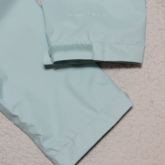 COLUMBIA Omni-Tech Rain Jacket - Picture 5 of 9